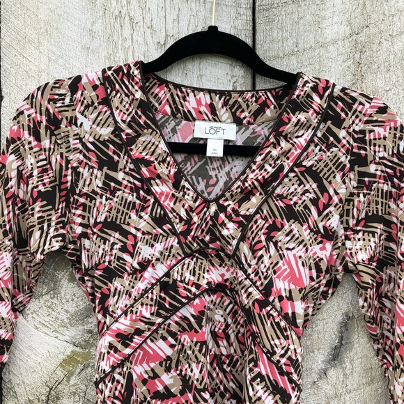 Ann Taylor LOFT | brown and pink v-neck top - Picture 3 of 5